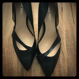 Nine West black leather pointy toe pumps